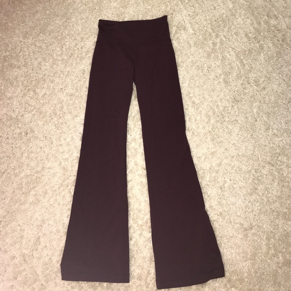 maroon lululemon yoga pants